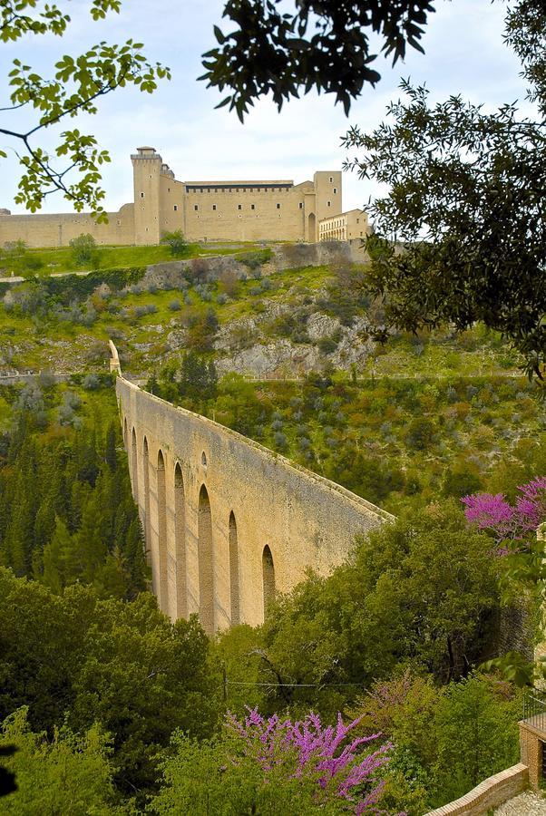 Palazzo Sant'Angelo Bed and Breakfast Spoleto Buitenkant foto