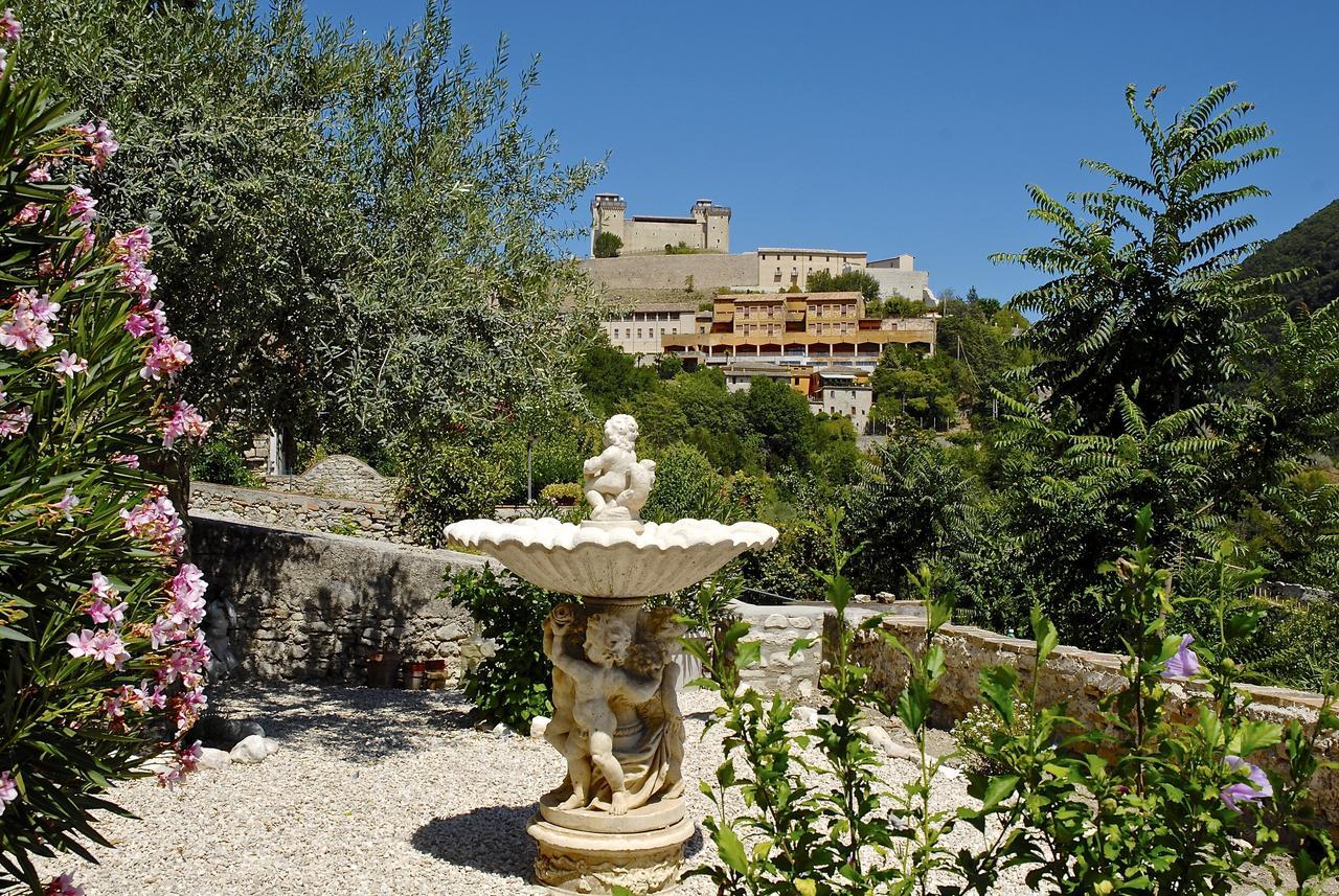 Palazzo Sant'Angelo Bed and Breakfast Spoleto Buitenkant foto
