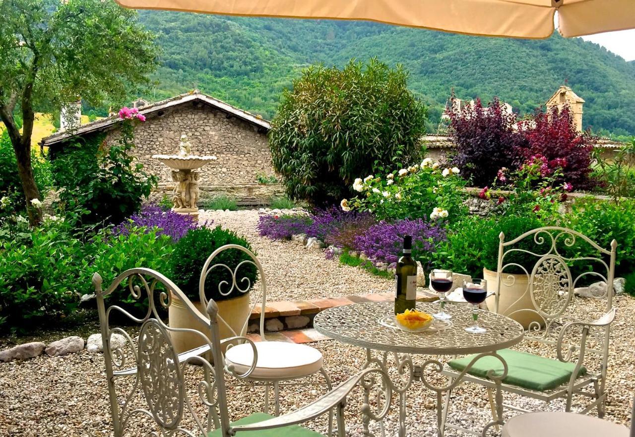 Palazzo Sant'Angelo Bed and Breakfast Spoleto Buitenkant foto