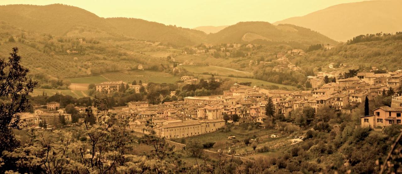 Palazzo Sant'Angelo Bed and Breakfast Spoleto Buitenkant foto